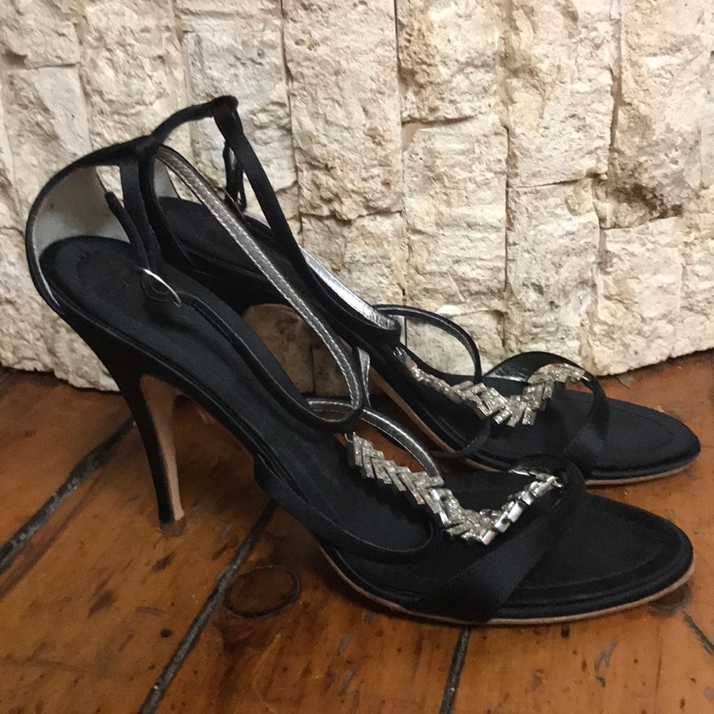 Shoes - Picture 2 of 4